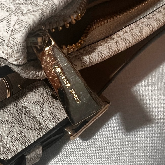 Like new Michael Kors Monogram Cream and Brown Fanny pack - Picture 6 of 6